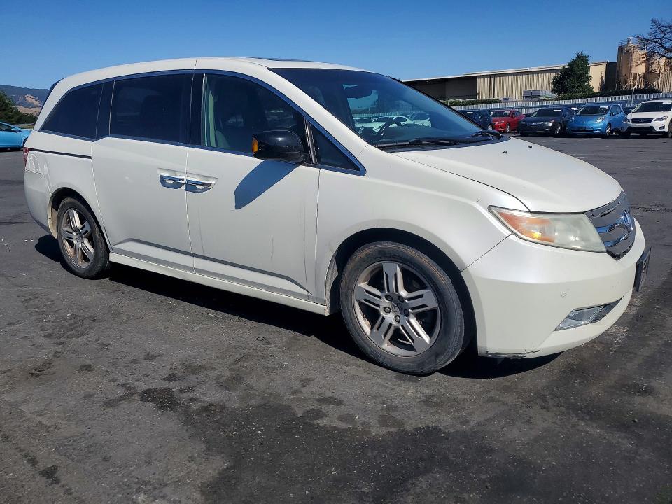 55646856 :رقم المزاد ، 5FNRL5H92DB091178 vin ، 2013 Honda Odyssey مزاد بيع