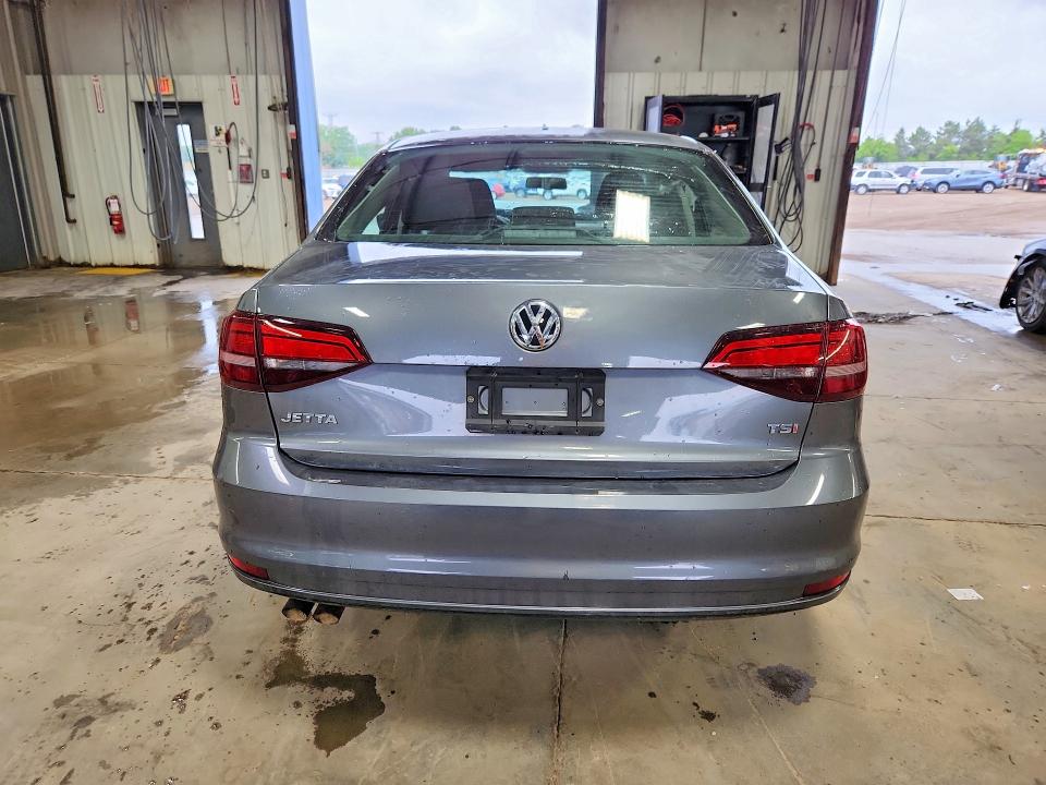 55801316 :رقم المزاد ، 3VW267AJ7GM411746 vin ، 2016 Volkswagen Jetta مزاد بيع