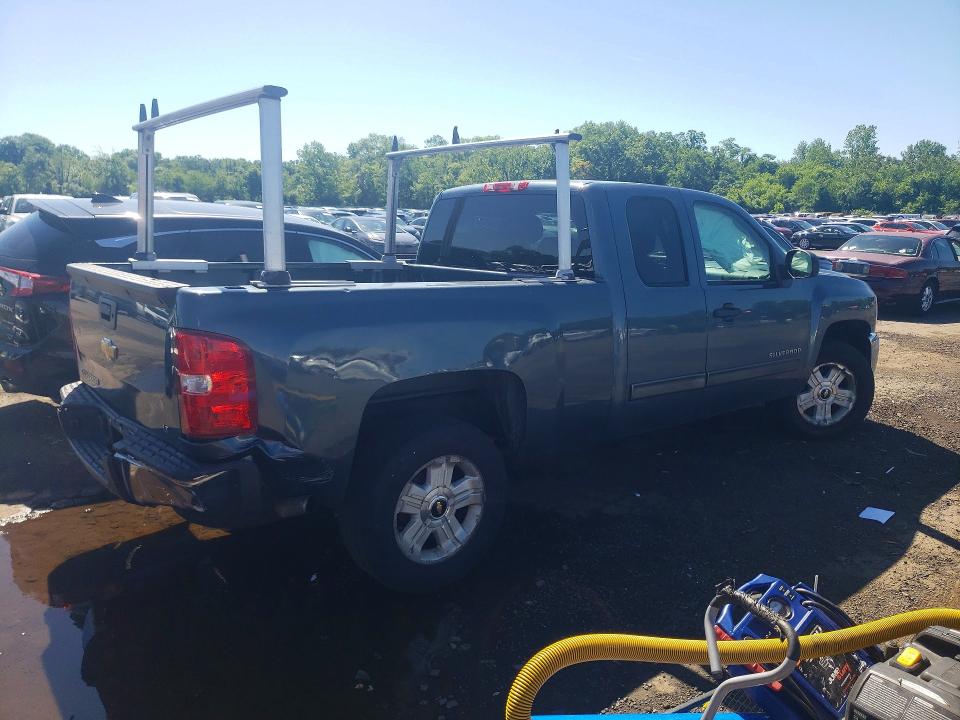 55820256 :رقم المزاد ، 1GCRKSE74DZ243119 vin ، 2013 Chevrolet Silverado مزاد بيع