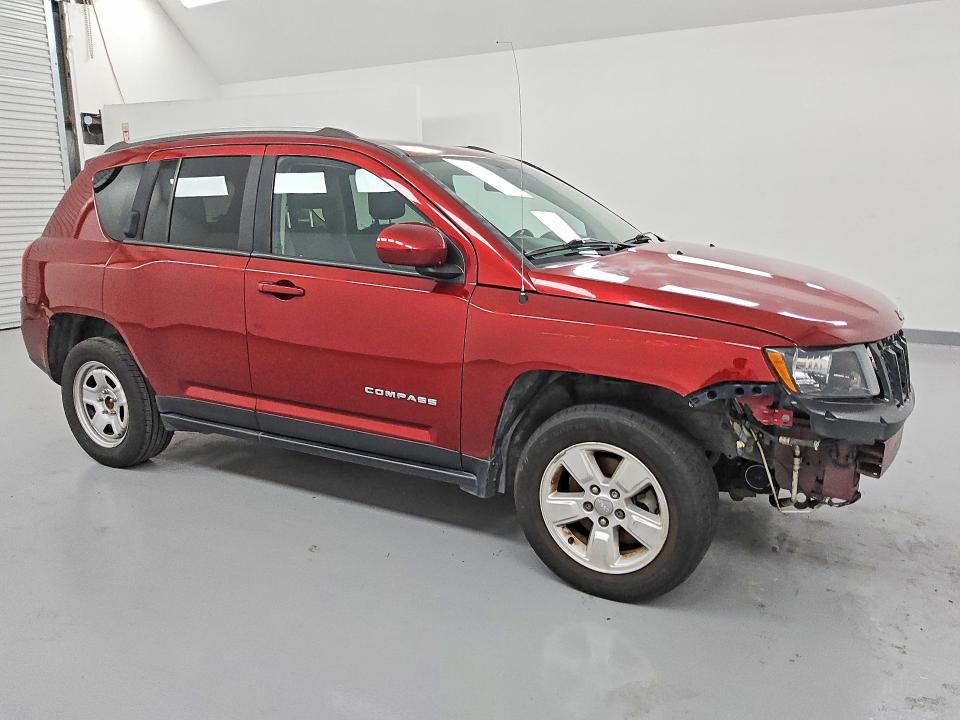 57886746 :رقم المزاد ، 1C4NJCEA9HD115951 vin ، 2017 Jeep Compass مزاد بيع
