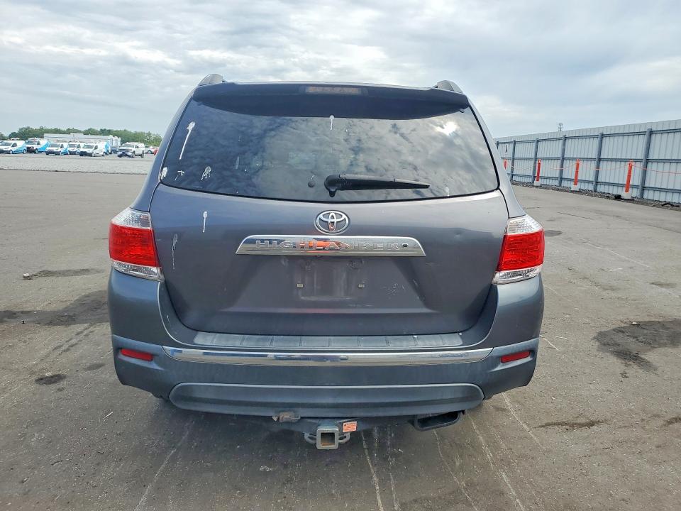 2013 Toyota Highlander მანქანა იყიდება აუქციონზე, vin: 5TDZK3EH8DS114980, აუქციონის ნომერი: 56523626