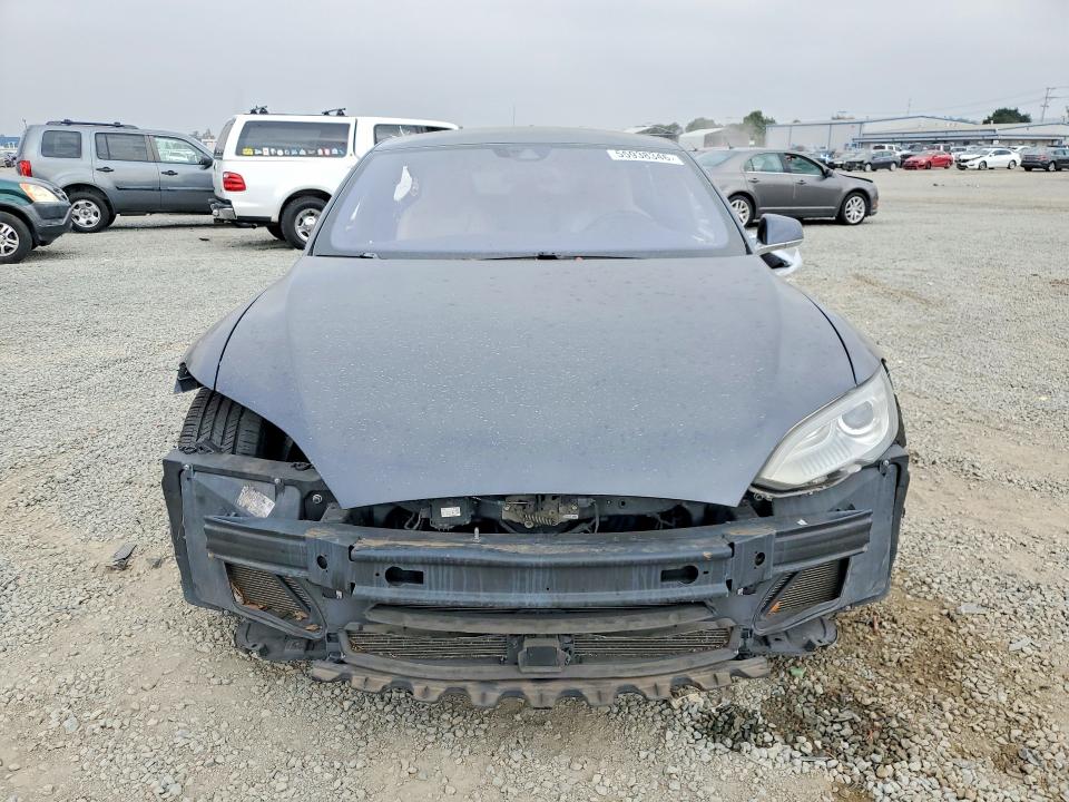 Продажа на аукционе авто 2015 Tesla Model S, vin: 5YJSA1E24FF113840, номер лота: 55938346