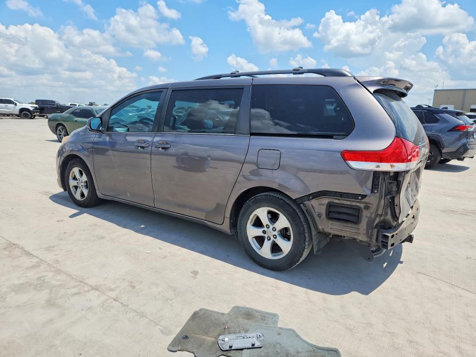 2013 Toyota Sienna მანქანა იყიდება აუქციონზე, vin: 5TDKK3DC8DS404725, აუქციონის ნომერი: 55706086