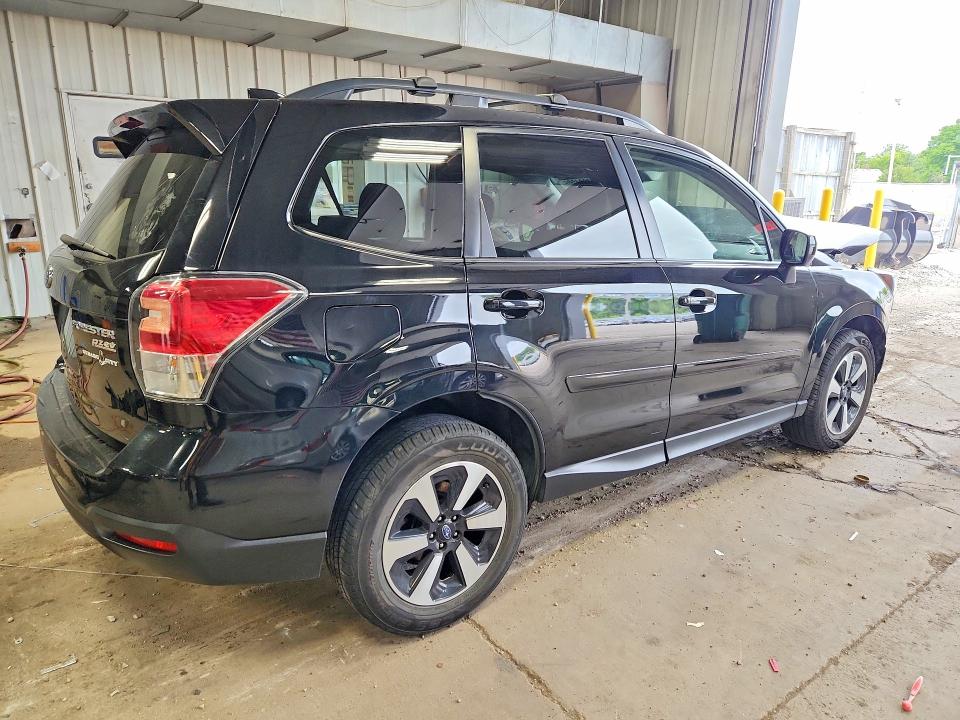 56304206 :رقم المزاد ، JF2SJAGC3HH420281 vin ، 2017 Subaru Forester مزاد بيع