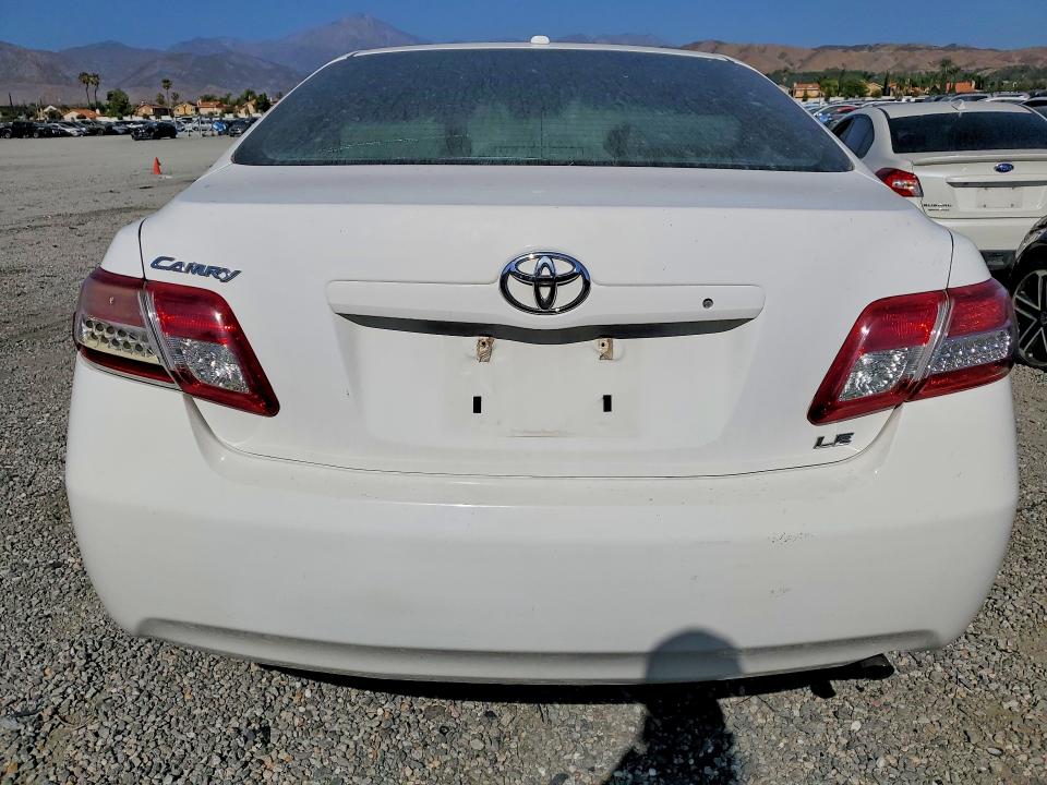 2011 Toyota Camry მანქანა იყიდება აუქციონზე, vin: 4T1BF3EKXBU586720, აუქციონის ნომერი: 55805926