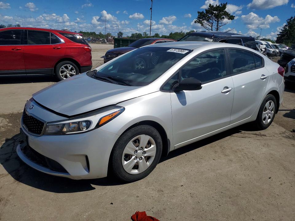 57973066 :رقم المزاد ، 3KPFK4A74HE029365 vin ، 2017 Kia Forte مزاد بيع