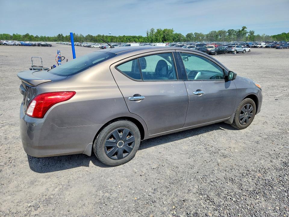 55144946 :رقم المزاد ، 3N1CN7AP6FL800805 vin ، 2015 Nissan Versa مزاد بيع