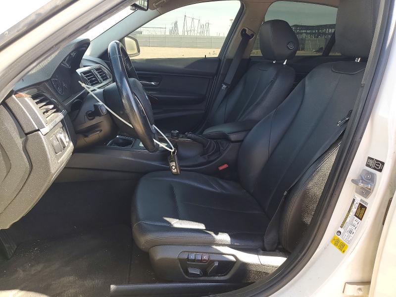 55943656 :رقم المزاد ، WBA3C1C56FK119232 vin ، 2015 Bmw 328 مزاد بيع