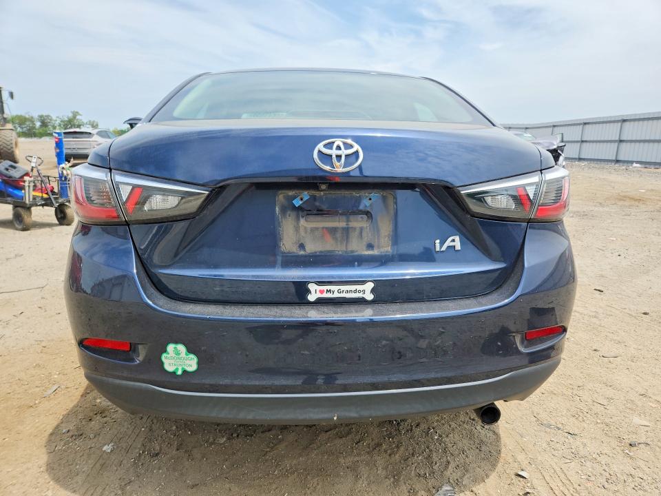 56645556 :رقم المزاد ، 3MYDLBYV9HY181977 vin ، 2017 Toyota Yaris Ia مزاد بيع