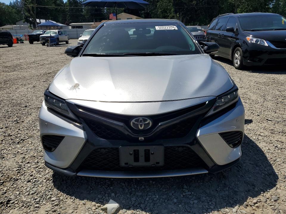 55522206 :رقم المزاد ، 4T1BZ1HK4JU015617 vin ، 2018 Toyota Camry مزاد بيع