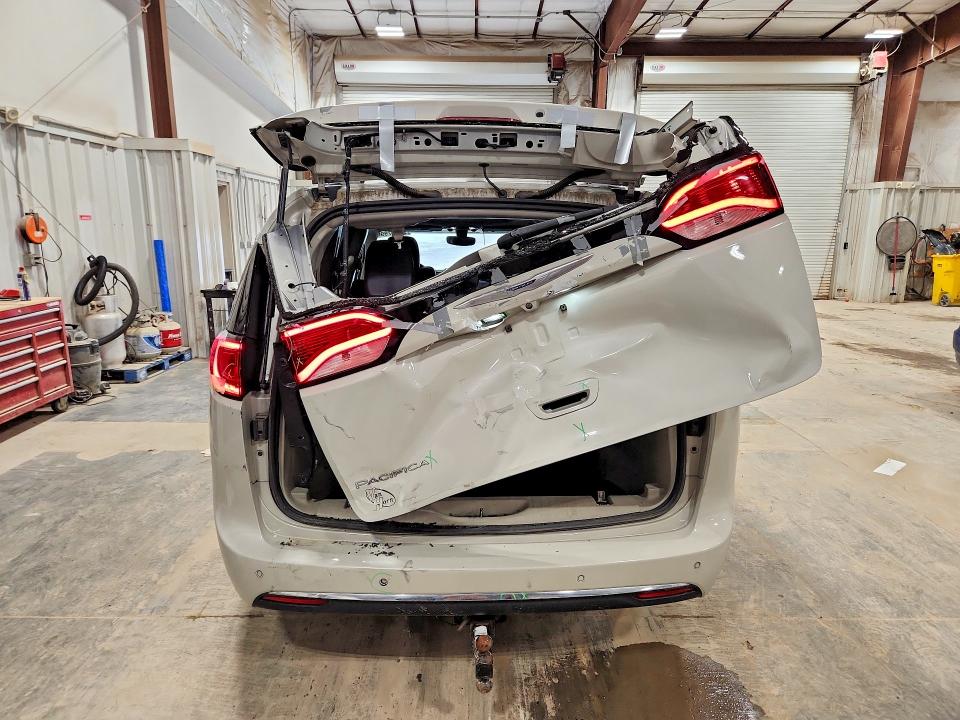 57527996 :رقم المزاد ، 2C4RC1EG2KR645381 vin ، 2019 Chrysler Pacifica مزاد بيع