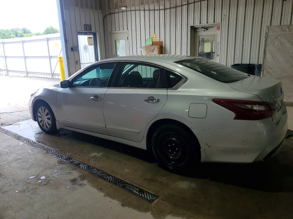 2018 Nissan Altima მანქანა იყიდება აუქციონზე, vin: 1N4AL3AP9JC208795, აუქციონის ნომერი: 57469986