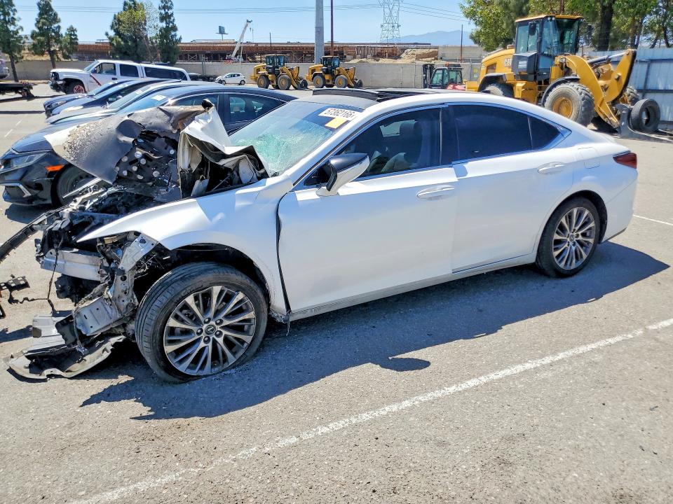 57362166 :رقم المزاد ، 58ABZ1B10KU026947 vin ، 2019 Lexus Es مزاد بيع