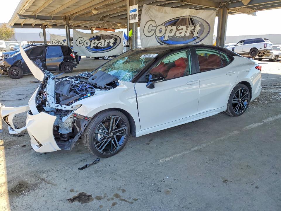 57794216 :رقم المزاد ، 4T1DBADKXSU023614 vin ، 2025 Toyota Camry مزاد بيع