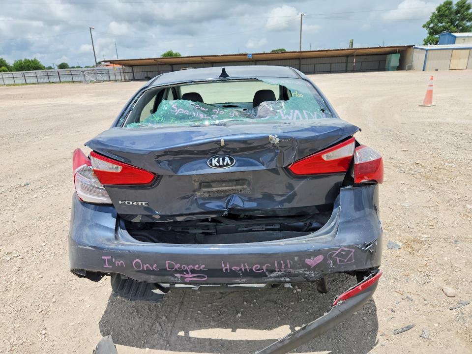 2015 Kia Forte მანქანა იყიდება აუქციონზე, vin: KNAFX4A61F5270735, აუქციონის ნომერი: 56159256