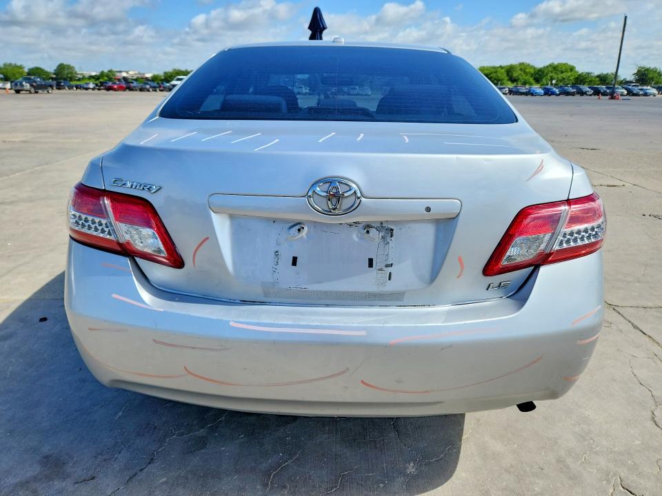 56522236 :رقم المزاد ، 4T1BF3EK2BU126841 vin ، 2011 Toyota Camry مزاد بيع