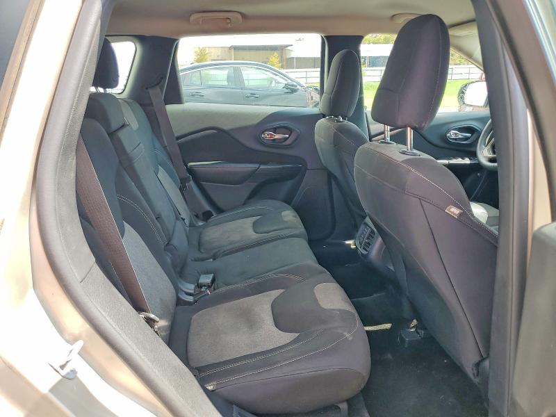 58818476 :رقم المزاد ، 1C4PJLAB1EW288418 vin ، 2014 Jeep Cherokee مزاد بيع
