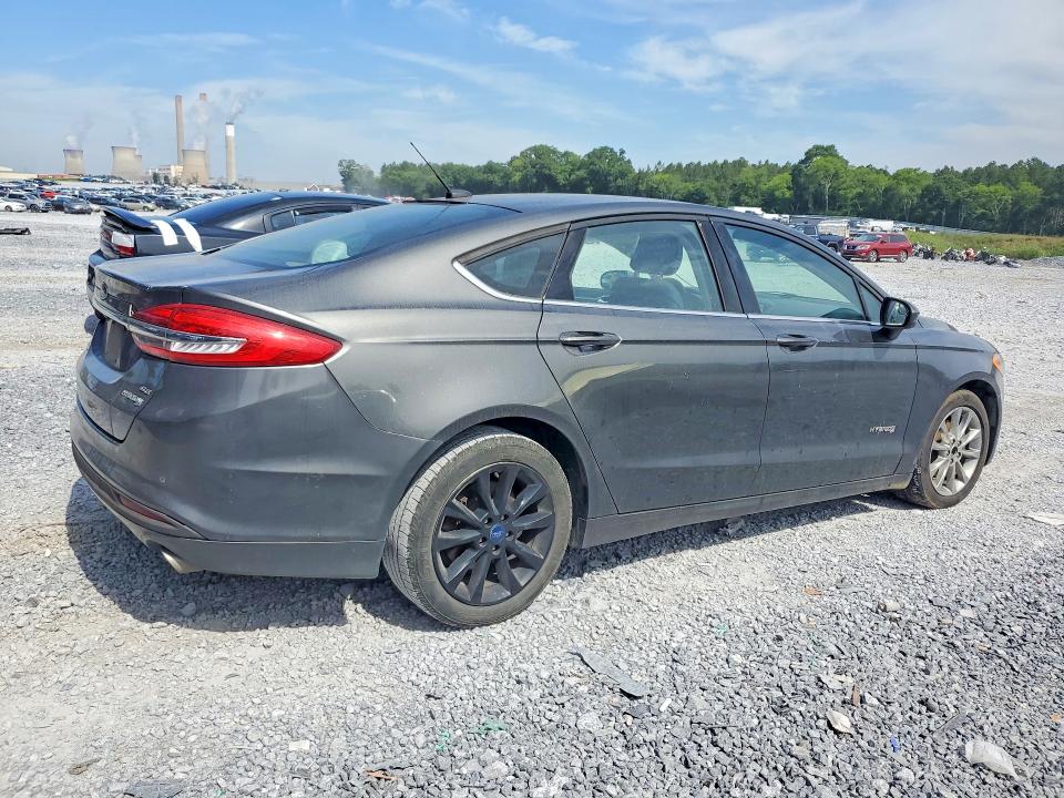 56348126 :رقم المزاد ، 3FA6P0LU8HR323251 vin ، 2017 Ford Fusion مزاد بيع