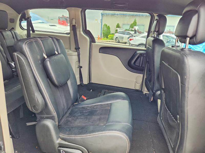 57961296 :رقم المزاد ، 2C4RDGCG8JR266449 vin ، 2018 Dodge Grand Caravan مزاد بيع