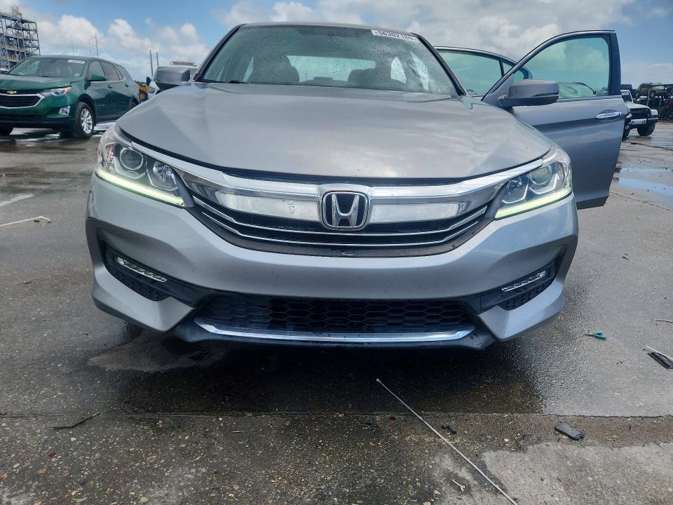 Продажа на аукционе авто 2017 Honda Accord, vin: 1HGCR2F80HA241639, номер лота: 56302186
