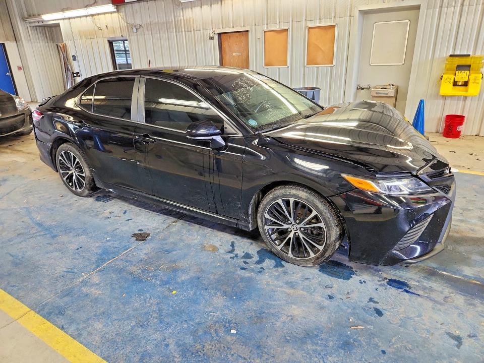 Продажа на аукционе авто 2018 Toyota Camry, vin: 4T1B11HK8JU084964, номер лота: 57757256