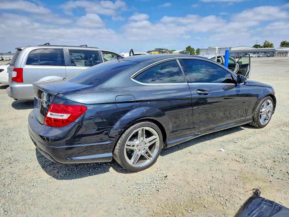 2013 Mercedes-benz C მანქანა იყიდება აუქციონზე, vin: WDDGJ4HB9DF980409, აუქციონის ნომერი: 58930296