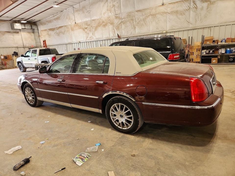 Продажа на аукционе авто 2004 Lincoln Town Car, vin: 1LNHM83W24Y612273, номер лота: 55868716