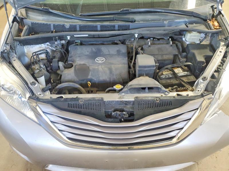 2015 Toyota Sienna მანქანა იყიდება აუქციონზე, vin: 5TDDK3DC5FS122182, აუქციონის ნომერი: 57062016