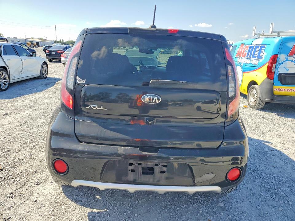 2017 Kia Soul მანქანა იყიდება აუქციონზე, vin: KNDJP3A53H7442186, აუქციონის ნომერი: 58269366
