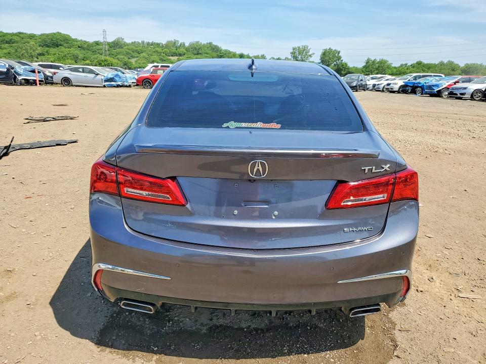 56293076 :رقم المزاد ، 19UUB3F75JA005306 vin ، 2018 Acura Tlx مزاد بيع