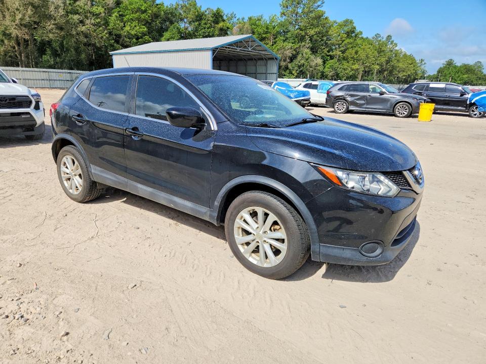 57504796 :رقم المزاد ، JN1BJ1CR5HW132690 vin ، 2017 Nissan Rogue Sport مزاد بيع