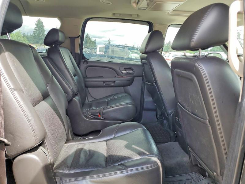 2010 Chevrolet Suburban მანქანა იყიდება აუქციონზე, vin: 1GNUKKE33AR252081, აუქციონის ნომერი: 58547836
