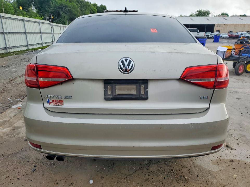 57906086 :رقم المزاد ، 3VWD07AJ2FM268116 vin ، 2015 Volkswagen Jetta مزاد بيع