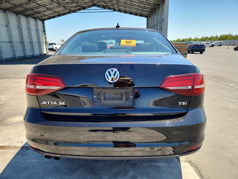 58747796 :رقم المزاد ، 3VWDB7AJ7HM341042 vin ، 2017 Volkswagen Jetta مزاد بيع