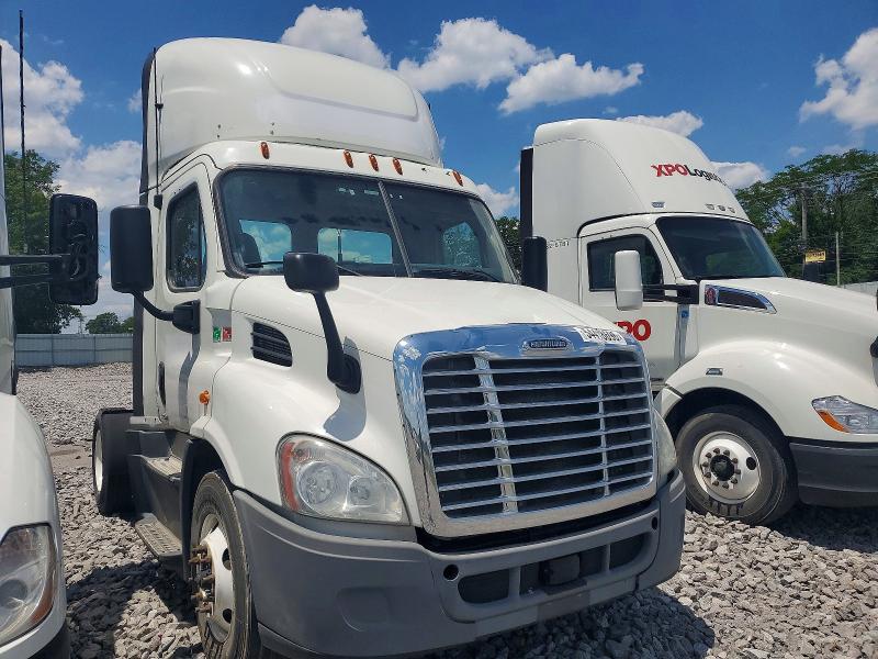 Продаж на аукціоні авто 2018 Freightliner Cascadia 113, vin: 3AKBGADV5JSJN2644, номер лоту: 54418696