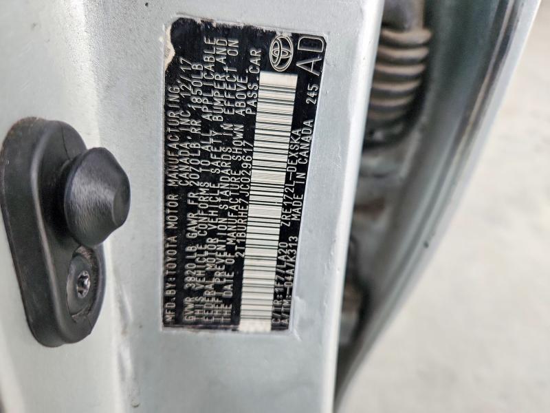 58561526 :رقم المزاد ، 2T1BURHE7JC029617 vin ، 2018 Toyota Corolla مزاد بيع