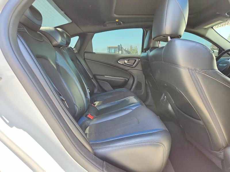 85980895 :رقم المزاد ، 1C3CCCBG4FN511629 vin ، 2015 Chrysler 200 مزاد بيع
