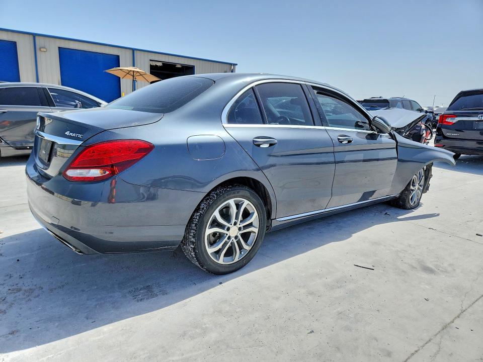 2015 Mercedes-benz C მანქანა იყიდება აუქციონზე, vin: 55SWF4KB4FU020713, აუქციონის ნომერი: 85986415