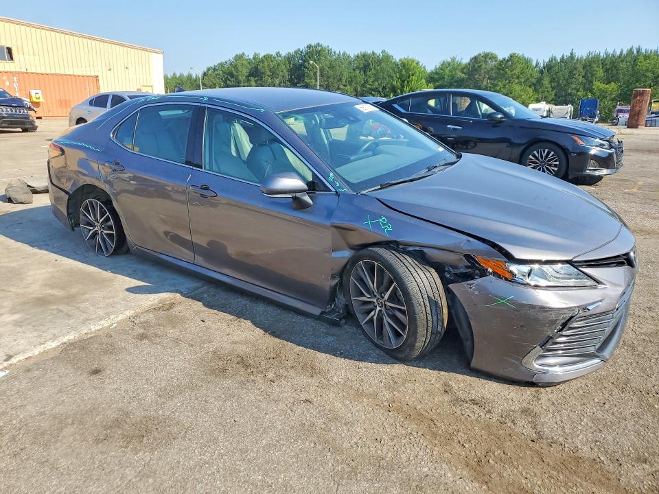 Продаж на аукціоні авто 2022 Toyota Camry, vin: 4T1F11AK5NU070747, номер лоту: 56817186