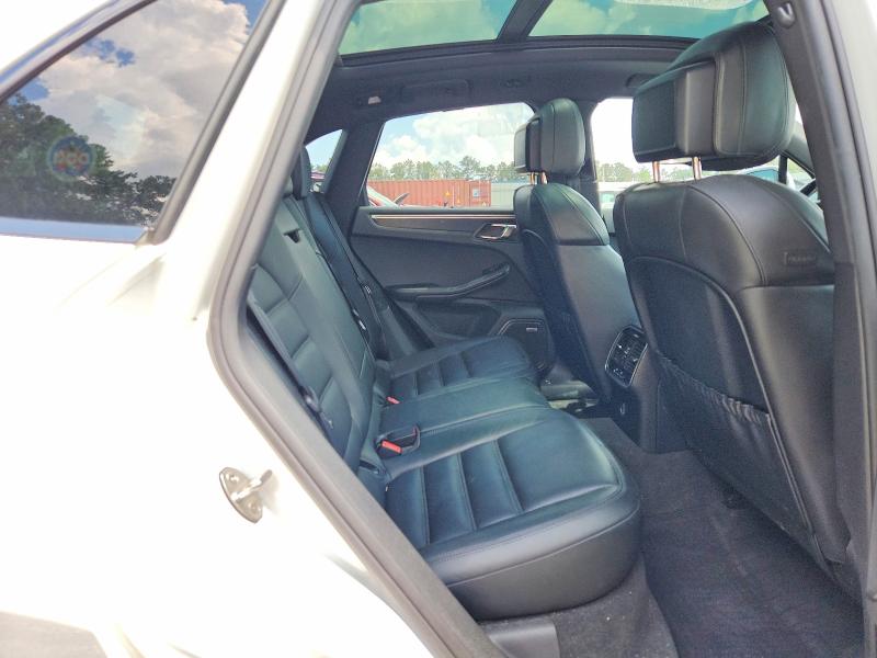 Auction sale of the 2018 Porsche Macan, vin: WP1AG2A5XJLB65008, lot number: 56733186