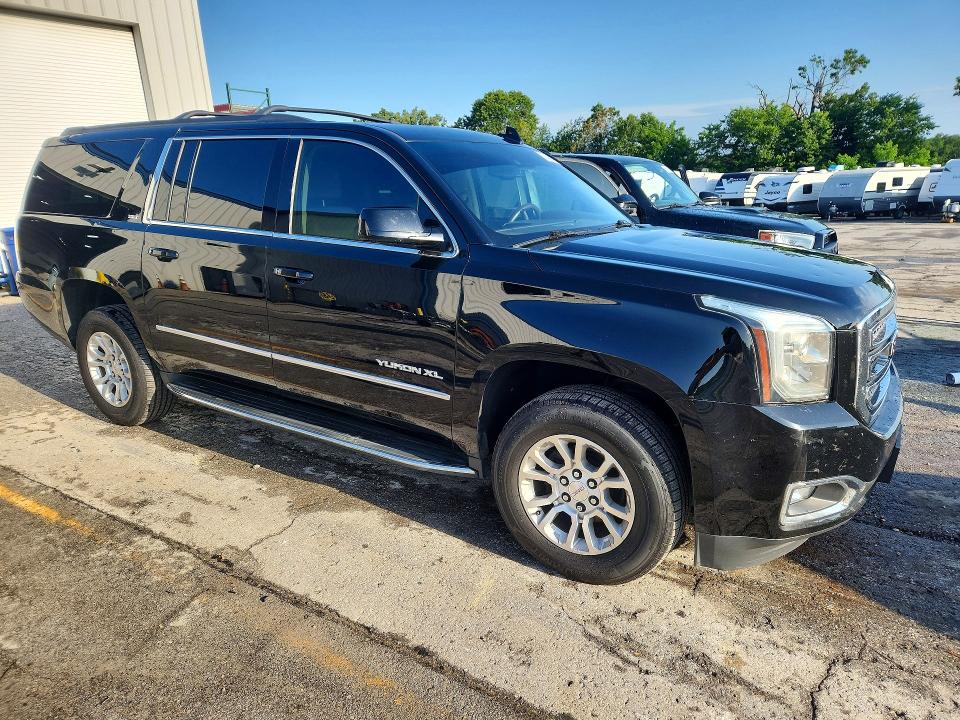 52452976 :رقم المزاد ، 1GKS2GKC6JR366842 vin ، 2018 Gmc Yukon Xl مزاد بيع