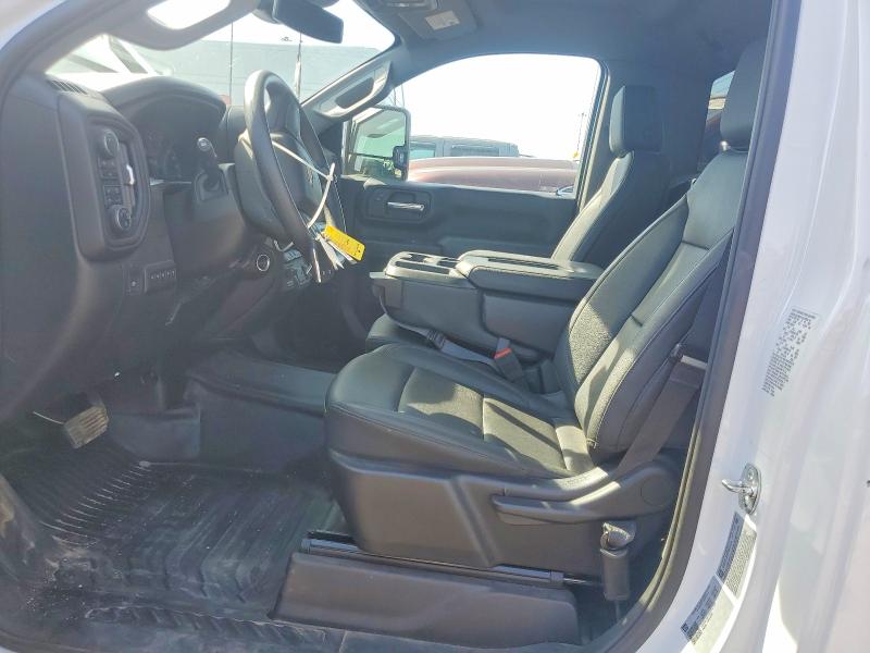 55570256 :رقم المزاد ، 1GB3KSE70SF142054 vin ، 2025 Chevrolet Silverado مزاد بيع