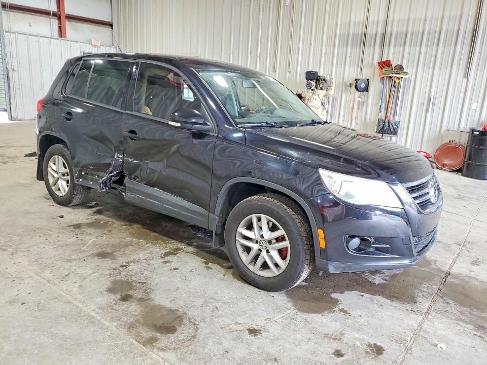 58845736 :رقم المزاد ، WVGBV7AX1BW527975 vin ، 2011 Volkswagen Tiguan مزاد بيع