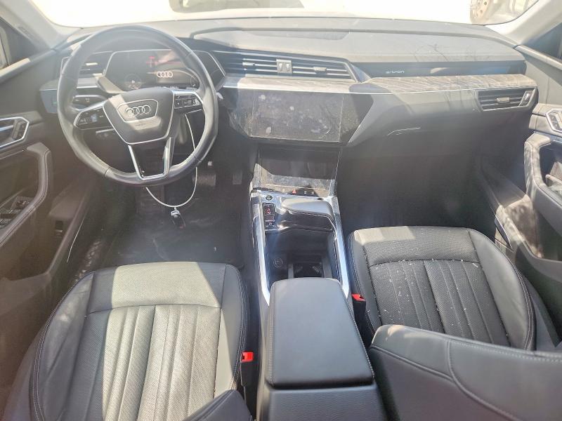 2022 Audi E-tron მანქანა იყიდება აუქციონზე, vin: WA12AAGE8NB028552, აუქციონის ნომერი: 55925216