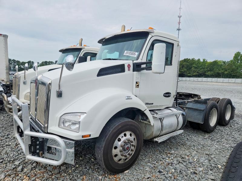 59105806 :رقم المزاد ، 1XKZDP9XXHJ168596 vin ، 2017 Kenworth Construction مزاد بيع