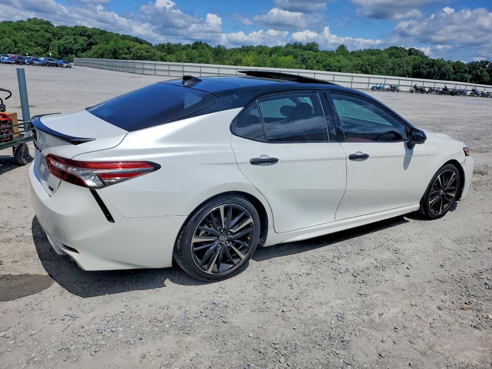 Продажа на аукционе авто 2019 Toyota Camry, vin: 4T1B61HK8KU180239, номер лота: 58323246
