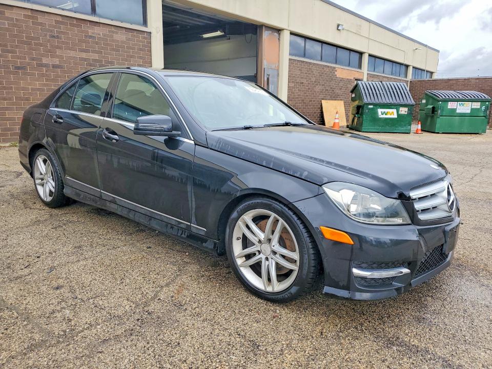 2013 Mercedes-benz C მანქანა იყიდება აუქციონზე, vin: WDDGF8ABXDR277368, აუქციონის ნომერი: 56484316