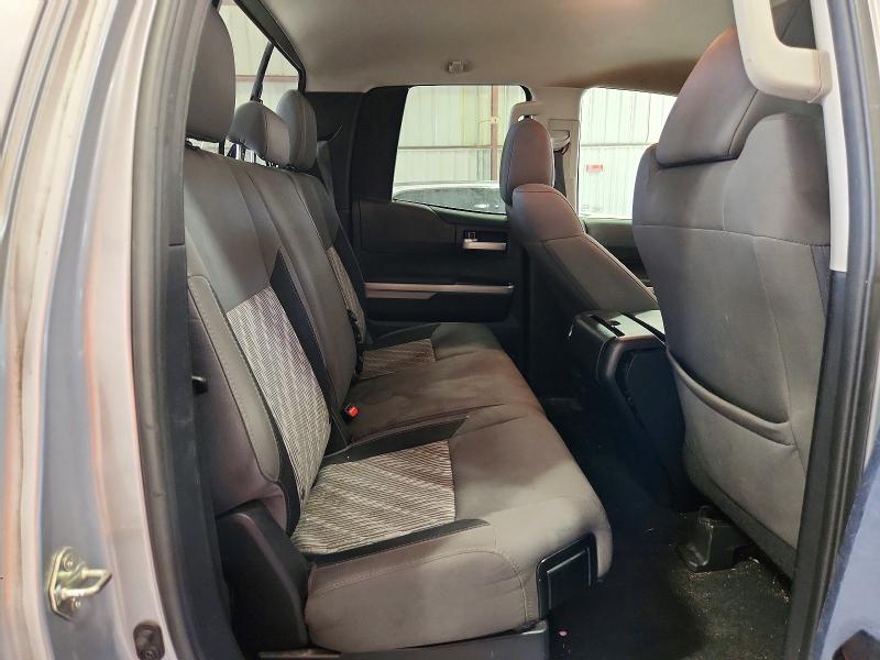 Продажа на аукционе авто 2018 Toyota Tundra, vin: 5TFUY5F1XJX686385, номер лота: 56142826