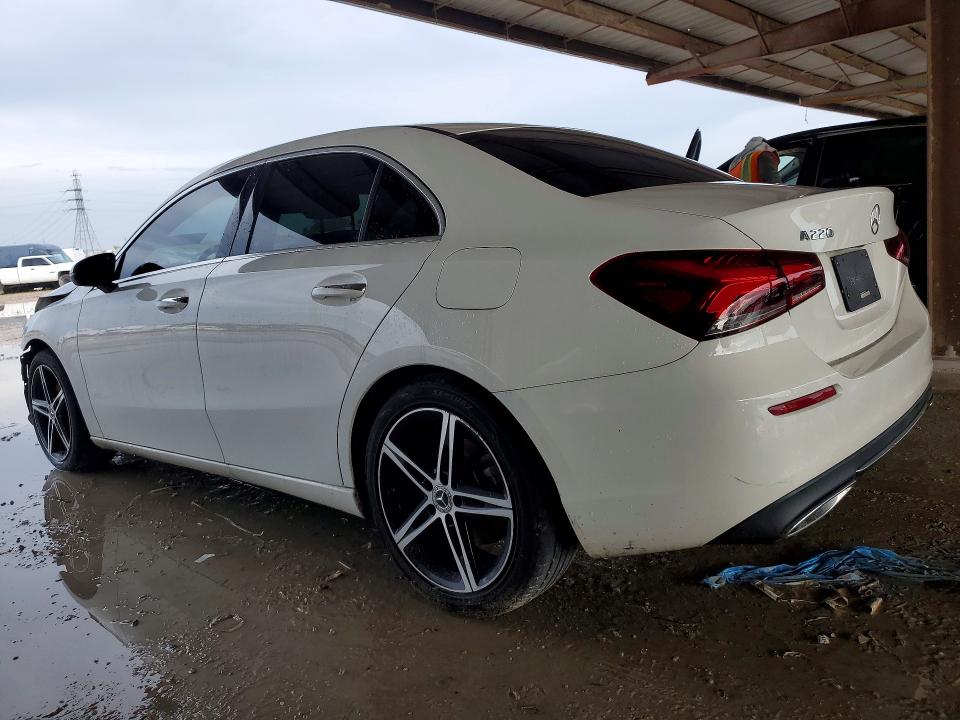 52205326 :رقم المزاد ، W1K3G4EB5MJ254996 vin ، 2021 Mercedes-benz A مزاد بيع