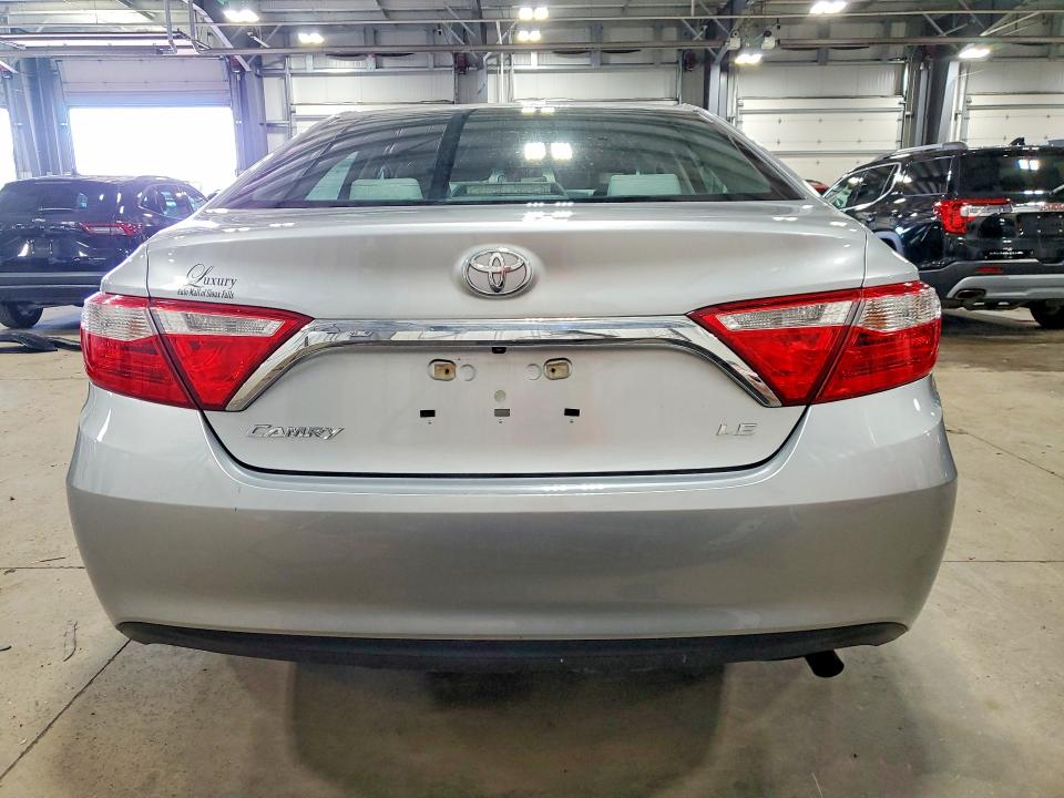 55877856 :رقم المزاد ، 4T1BF1FK1HU312494 vin ، 2017 Toyota Camry مزاد بيع